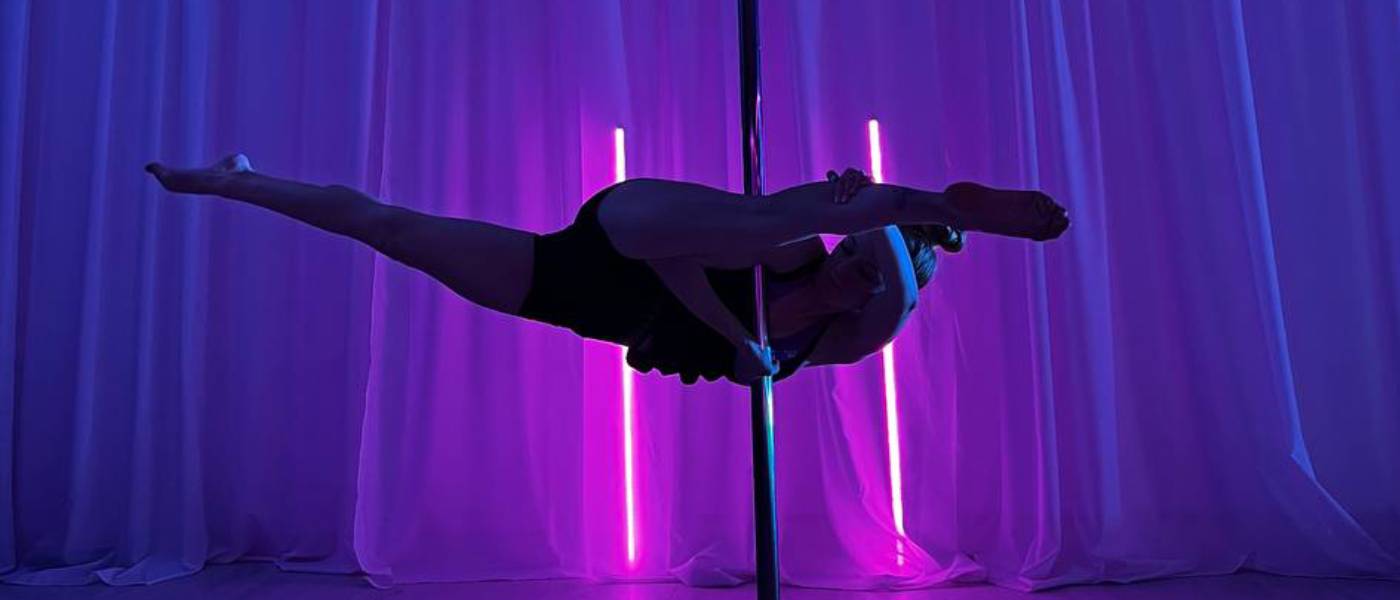Pole dance photo
